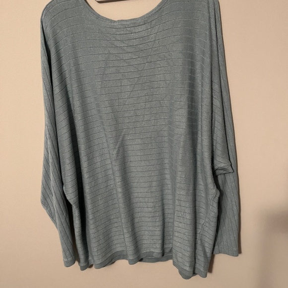Time & Tru Soft Sweater - Stripes and batwing tapered sleeves - XXL (20) Plus - Picture 2 of 3